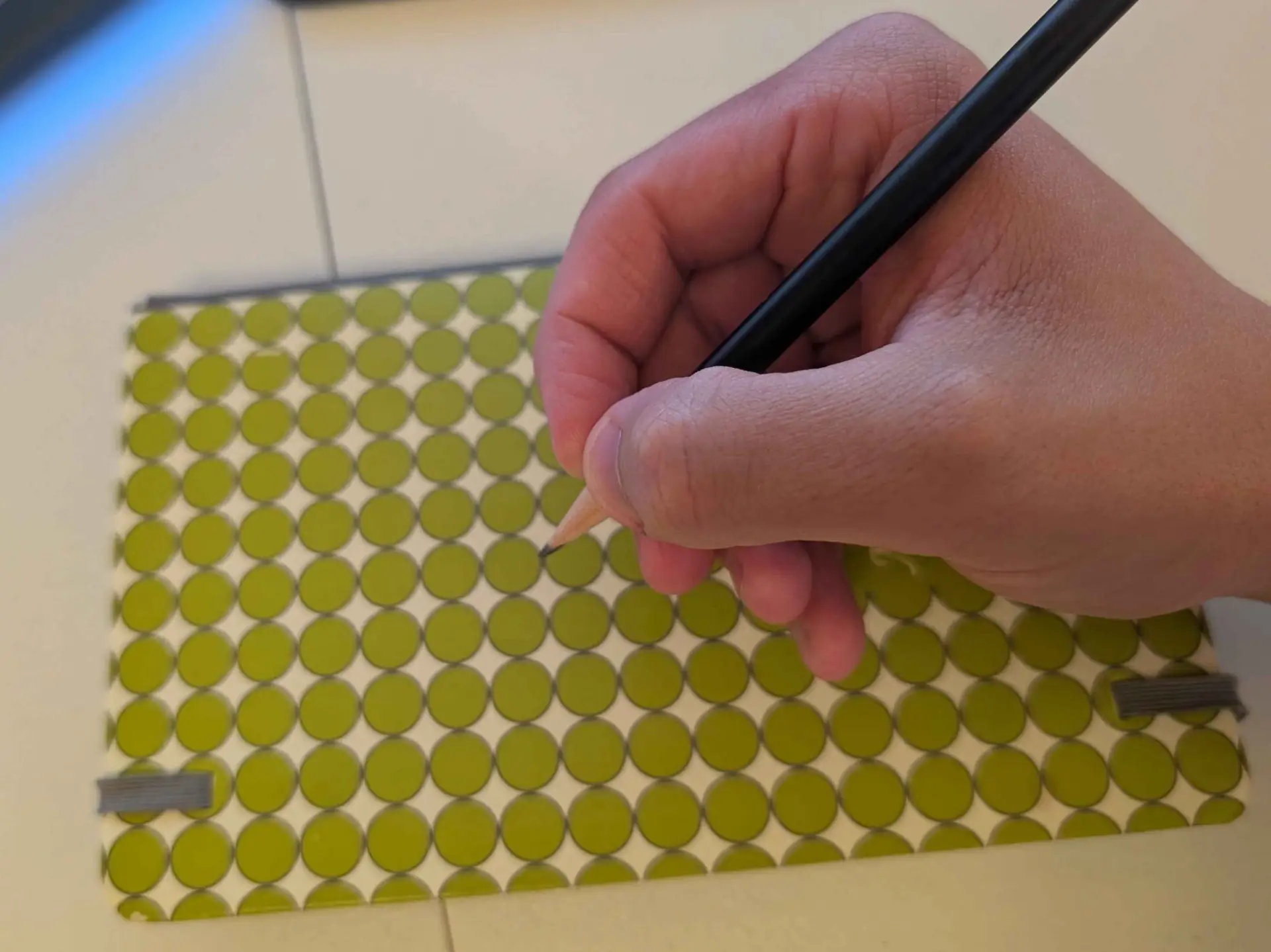 If You’re Still Writing With a Wooden Pencil in 2026, Here’s What You’re Noticing that Few Others Are